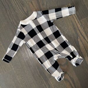 Old Navy Black & White Plaid Sleep & Play 2-Way-Zip Footed One-Piece | 0-3